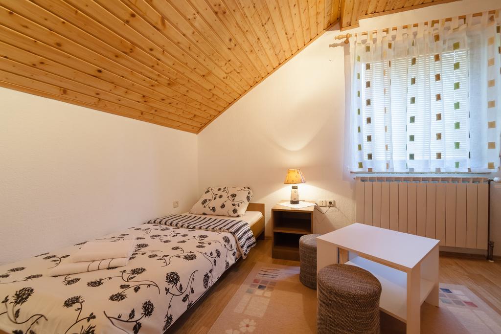 Apartment Luketic Slunj Exterior foto